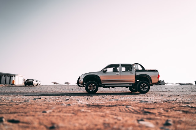 Comparison: Roll Up vs Tri-Fold Tonneau Cover